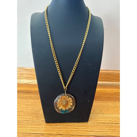 Golden Chain Necklace With Resin Daisy Pendant & Blue/Green Accents - Picture 1 of 4
